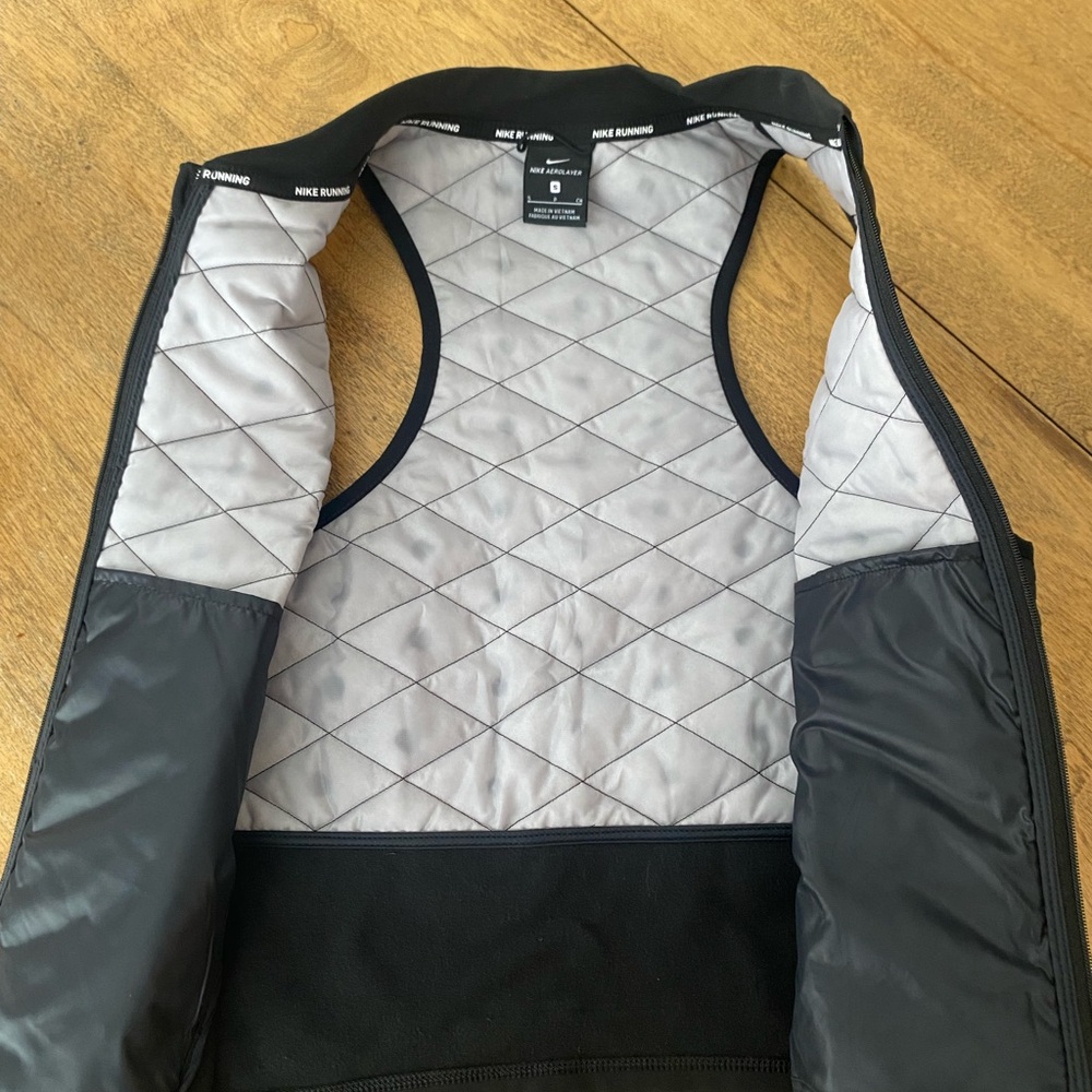 Nike Black Aerolayer Running Vest - Picture 3 of 5